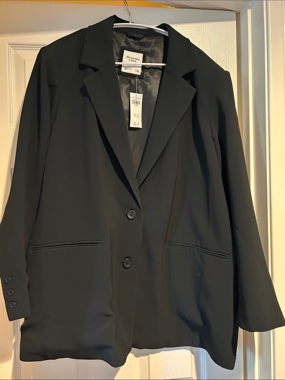 Abercrombie & Fitch Black Women's Blazer with Notch Lapel